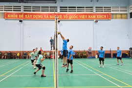 100 vận động viên tham gia Giải bóng chuyền truyền thống Công an TP. Pleiku lần thứ IX