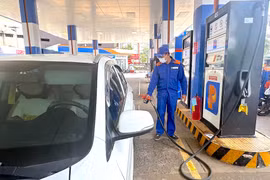 Giá xăng dầu tiếp tục giảm đồng loạt vào chiều 1-8
