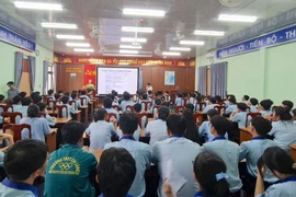 Trường THPT Chi Lăng khai giảng khóa học Toán bằng tiếng Anh