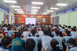 Trường THPT Chi Lăng khai giảng khóa học Toán bằng tiếng Anh