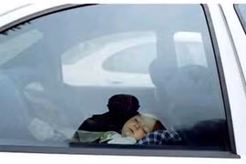 Hải Phòng: Trời nóng, 3 bố con bật điều hòa ngủ trong ô tô, 1 người tử vong