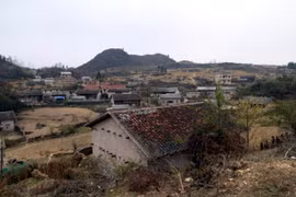 Tạm giữ phó chủ tịch xã bắn chết người khi đi săn