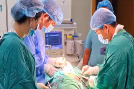 Yêu phải côn đồ, bố và anh trai suýt mất mạng