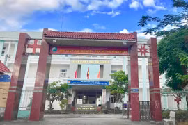 Mất chức giám đốc vì có con riêng