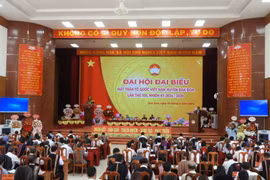 Ủy ban Mặt trận Tổ quốc Việt Nam huyện Đak Đoa hỗ trợ xây mới 115 nhà "Đại đoàn kết"