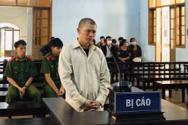 Dùng nhị khúc đánh người vì mâu thuẫn chuyện cũ