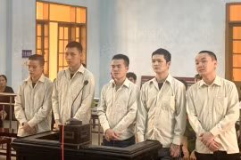 Xét xử nhóm thanh niên đánh người do mâu thuẫn ghen tuông