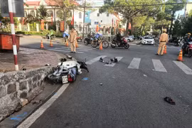 Pleiku: 2 xe máy tông nhau, 3 người bị thương