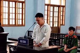 Nhân viên thử việc chiếm đoạt tiền của công ty để đánh bạc trực tuyến