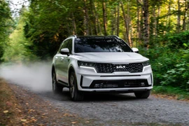 Lịch lãm hơn với Kia Sorento 2024 có giá từ 964 triệu đồng