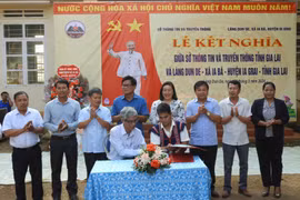 Sở Thông tin và Truyền thông Gia Lai kết nghĩa với làng Dun De