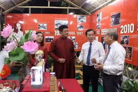 Triển lãm "Di sản Hồ Chí Minh-Hội tụ niềm tin, thắp sáng tương lai"