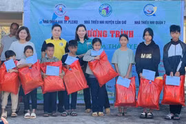 Tổ chức chương trình “Vì đàn em thân yêu” tại làng Têng 2