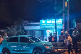 Pleiku: Xe Taxi va chạm với xe máy khiến 1 người bị thương