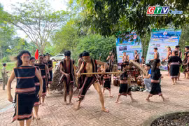 Trải nghiệm cùng lễ pơ thi làng Pleiku Roh