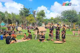 Lễ mừng nhà mới của người Jrai ở Krông Pa