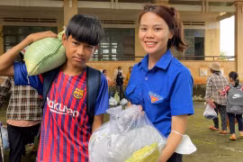 Đoàn thiện nguyện Thánh thất Hiệp Ninh tiếp sức học sinh vùng khó Chư Don