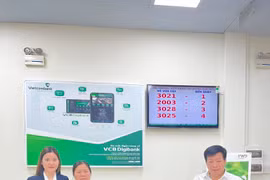 Vietcombank CN Gia Lai và FWD Việt Nam chi trả quyền lợi bảo hiểm cho khách hàng