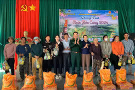 Ngành Ngân hàng: Chung tay chăm lo Tết cho người nghèo