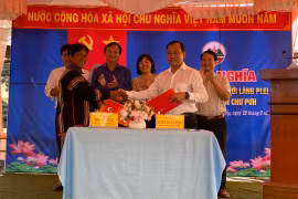 Sở Giao thông-Vận tải kết nghĩa với làng Plei Hlốp