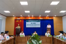 Ngân hàng Chính sách Xã hội Chi nhánh tỉnh tổ chức Hội nghị công bố quyết định về công tác cán bộ. Ảnh: Sơn Ca. 