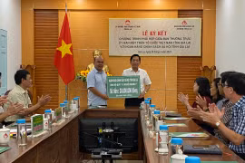 Ngân hàng CSXH tỉnh và Ủy ban MTTQ Việt Nam tỉnh ký kết chương trình phối hợp