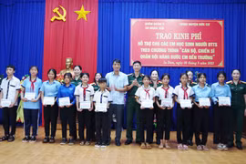 Sư đoàn 320: Hỗ trợ hơn 1,6 tỷ đồng cho các em có hoàn cảnh khó khăn