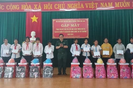 Bộ đội Biên phòng tỉnh hỗ trợ hơn 1 tỷ đồng cho học sinh có hoàn cảnh khó khăn