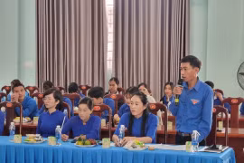 Chủ tịch UBND huyện Chư Sê đối thoại với thanh niên về chuyển đổi số