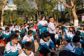 Tuyên truyền, giáo dục pháp luật cho học sinh Trường THCS Ia Nhin