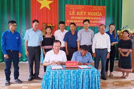 Ủy ban Kiểm tra Huyện ủy Chư Păh kết nghĩa với thôn Đoàn Kết