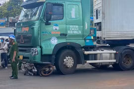 Pleiku: Va chạm giữa xe ô tô đầu kéo và xe máy, 1 người tử vong