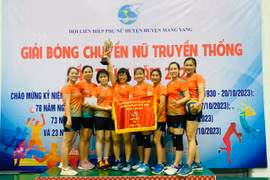 Thị trấn Kon Dơng giành chức vô địch bóng chuyền nữ 