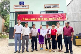 Chư Păh: Bàn giao nhà “Đại đoàn kết” cho hộ nghèo tại xã Hà Tây 