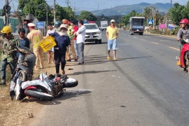 Chư Pah: 2 xe máy va chạm trên Quốc lộ 14 làm 3 người bị thương