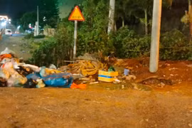 Pleiku: Vứt rác bừa bãi gây ô nhiễm môi trường 