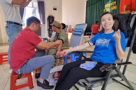 Ngày hội “Giọt hồng Phù Đổng” lần thứ VI: Tiếp nhận 156 đơn vị máu an toàn