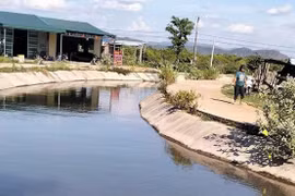 Chư Prông: Rủ nhau ra kênh tắm sau khi uống rượu, 1 người đuối nước thương tâm