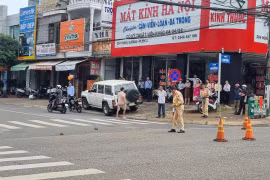 Pleiku: Va chạm giữa ô tô và xe máy, 2 người bị thương nặng 