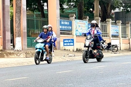 Ngăn chặn, xử lý tình trạng học sinh chưa đủ tuổi điều khiển xe máy điện