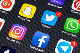 Trách nhiệm của người trẻ trên mạng xã hội: Làm sao để trở thành công dân số văn minh?