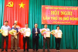 An Khê công bố các quyết định về công tác cán bộ