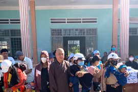 Tặng 500 suất quà cho người nghèo, hộ dân tộc thiểu số xã Chư Krêy