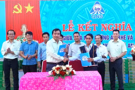 Nhà máy Đường An Khê kết nghĩa với làng Hòa Bình