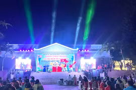 Văn nghệ chào mừng 75 năm Ngày thành lập Đảng bộ An Khê