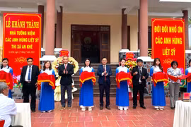 An Khê khánh thành Nhà tưởng niệm các anh hùng liệt sĩ. Ảnh: Ngọc Minh