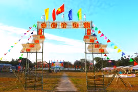 Rộn ràng phiên chợ cuối năm ở huyện Đak Pơ