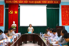 Thường trực HĐND tỉnh Gia Lai giám sát đấu thầu, cung ứng thuốc tại Trung tâm Y tế huyện Kbang và Trung tâm Y tế thị xã An Khê. Ảnh: Ngọc Minh