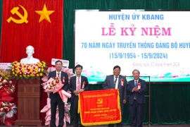 Kbang long trọng tổ chức lễ kỷ niệm 70 năm ngày Truyền thống Đảng bộ huyện. Ảnh: Ngọc Minh