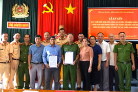 Công an huyện Đak Pơ và điểm nhóm tin lành Kuk Đak ký kết quy chế phối hợp tuyên truyền pháp luật